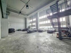 Carros Centre (D25), Factory #527960061